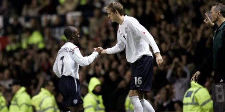 How Tall Is Peter Crouch? Uncovering The Giant's True Stature