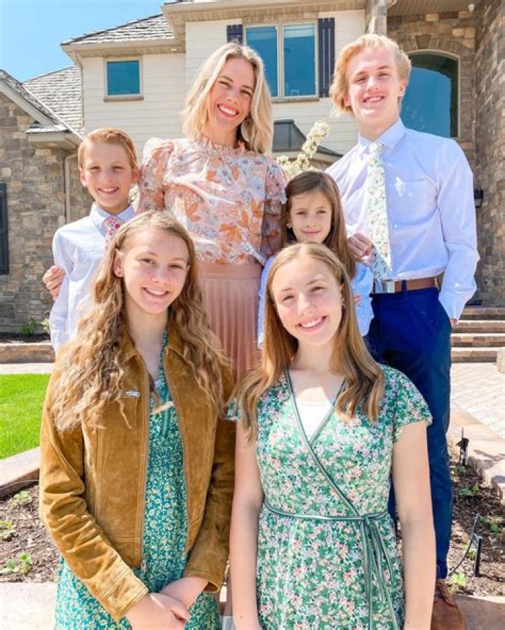 Joey King's Family Ties: Exploring Her Siblings And Bonds