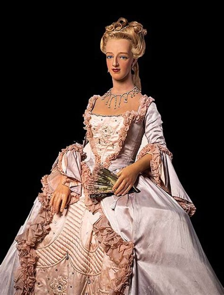 Marie Antoinette's Royal Revelations: Newspaper Accounts Of The Queen's Life And Legacy