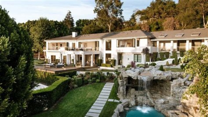 The Ultimate Guide To Donnie Wahlberg's Luxurious House