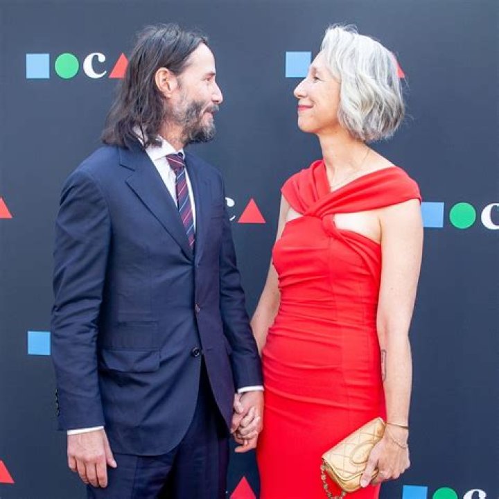 Unraveling The Enigma: Who Is Keanu's Girlfriend?