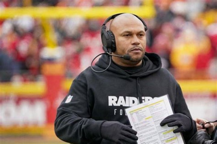 Unveiling Antonio Pierce's Salary With The Raiders
