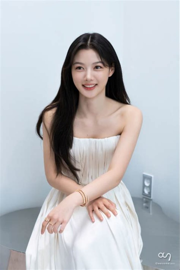 Unveiling The Enigma Of Yoojung: A Journey Through Her Life And Achievements